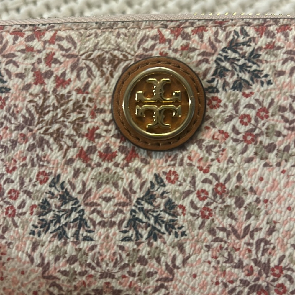 Tory Burch Floral Wallet Wristlet - Picture 9 of 9
